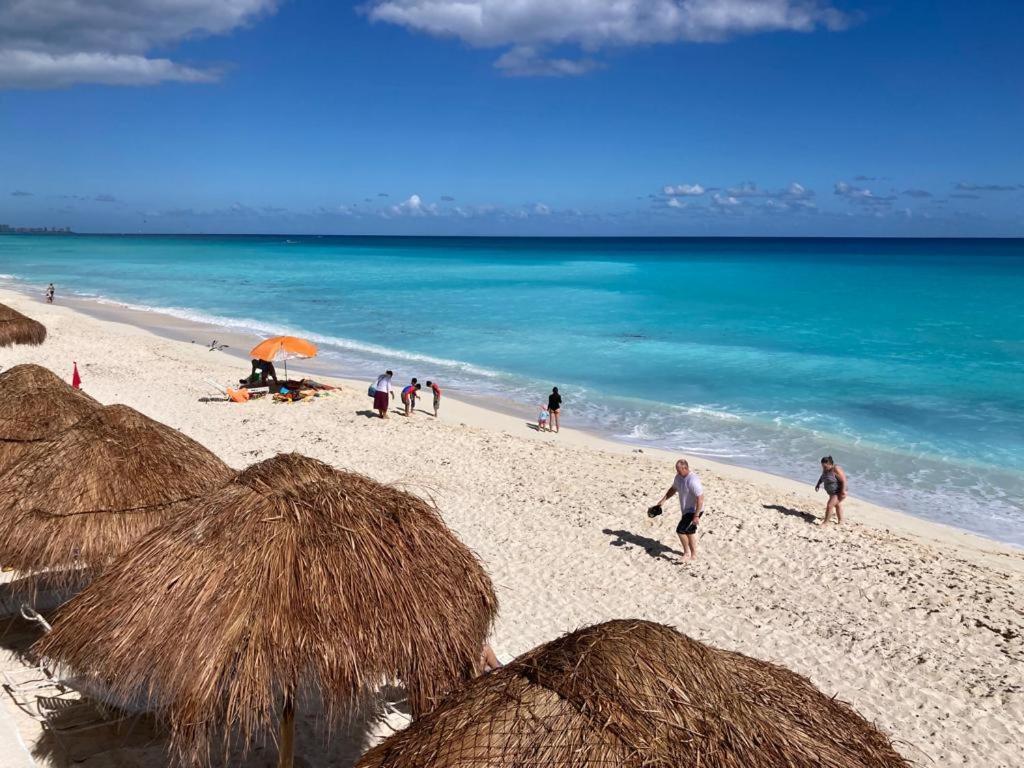 Cancun Oceanfront, Entire Apartment ภายนอก รูปภาพ