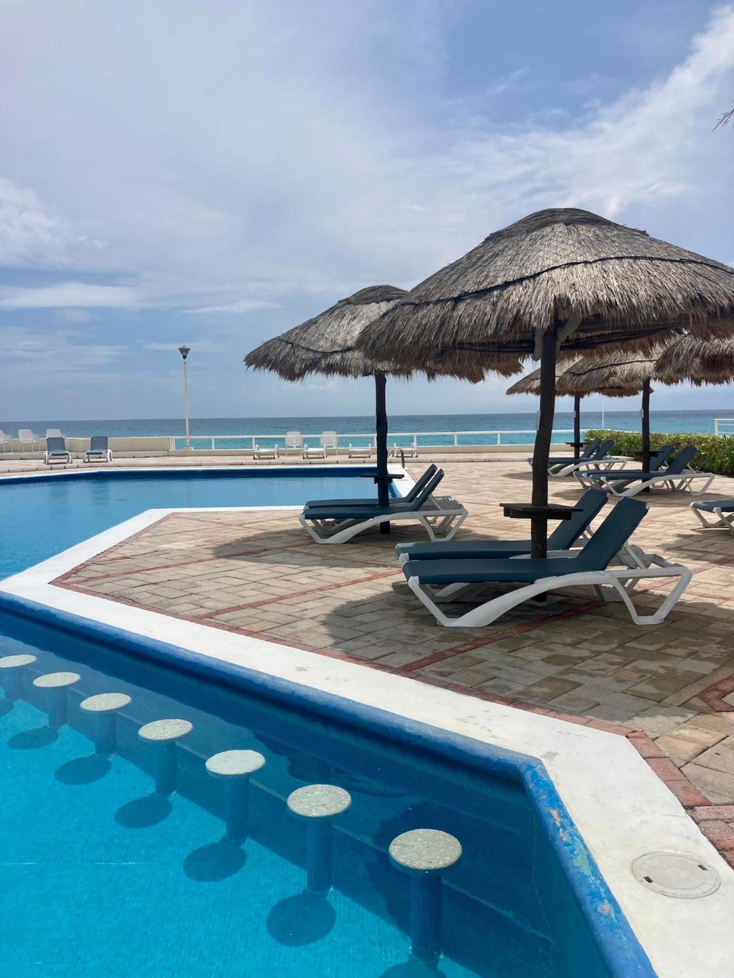Cancun Oceanfront, Entire Apartment ภายนอก รูปภาพ