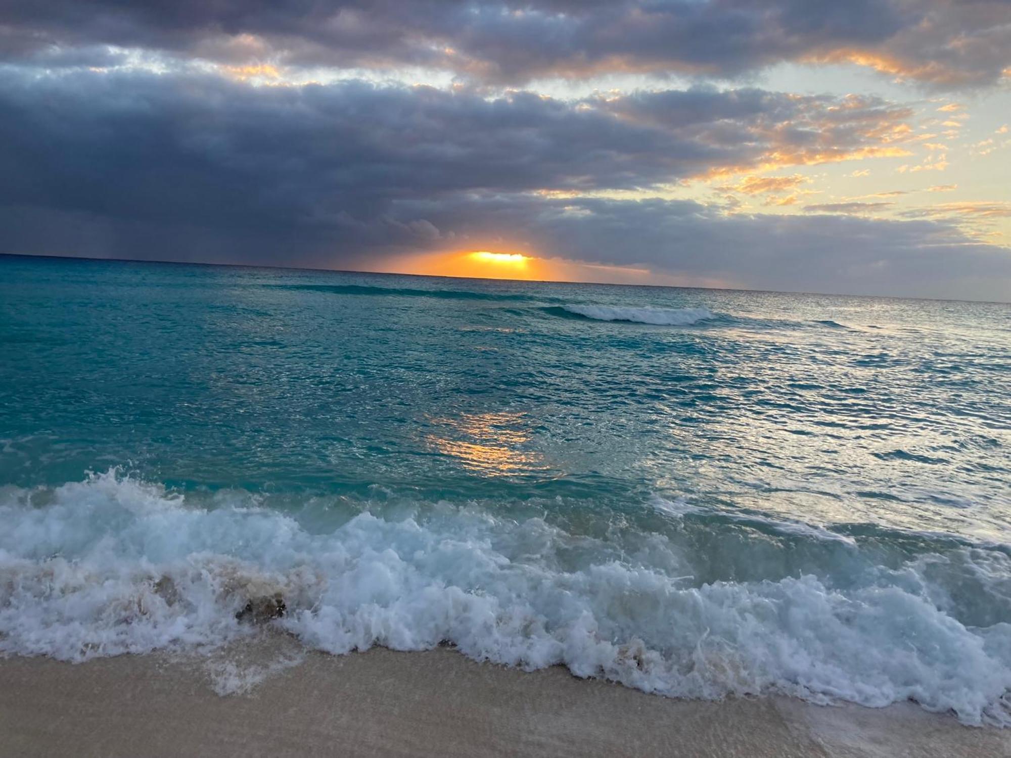 Cancun Oceanfront, Entire Apartment ภายนอก รูปภาพ